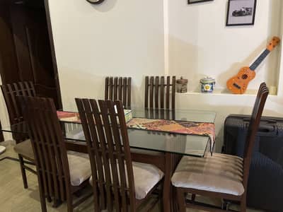 Dining table for sale.