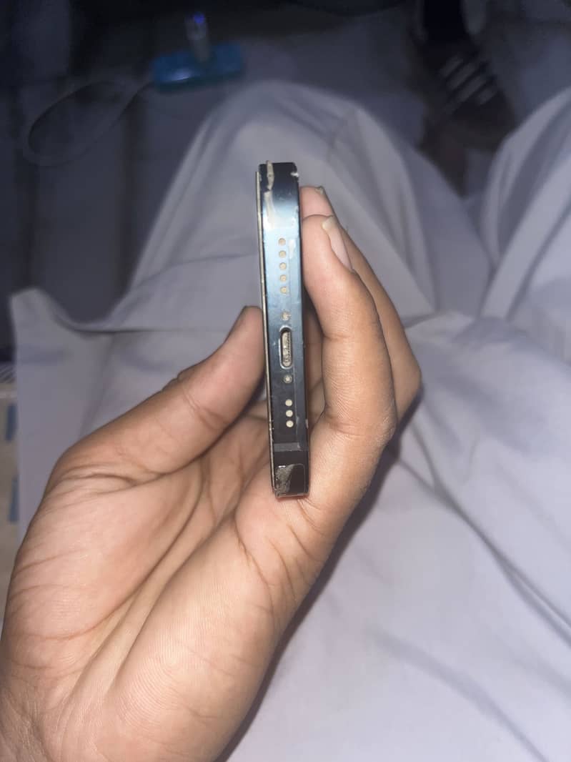 Apple iPhone 13 1