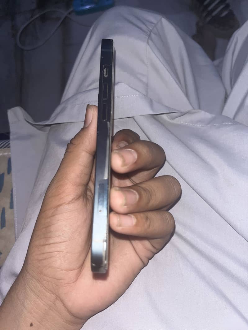 Apple iPhone 13 3