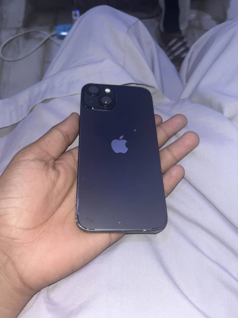 Apple iPhone 13 4