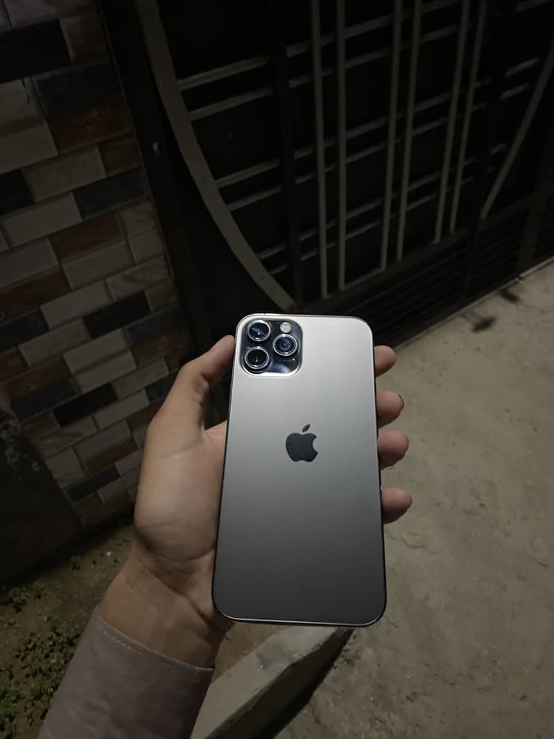 Apple iPhone 12 Pro Max 4