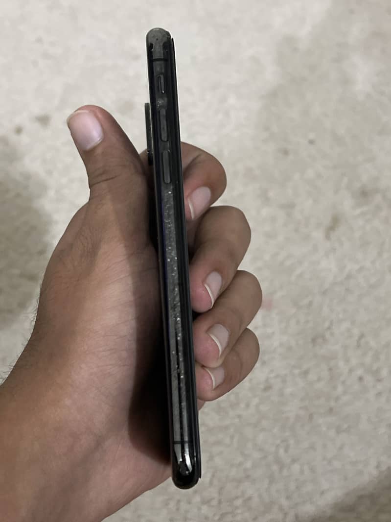 Apple iPhone X 3