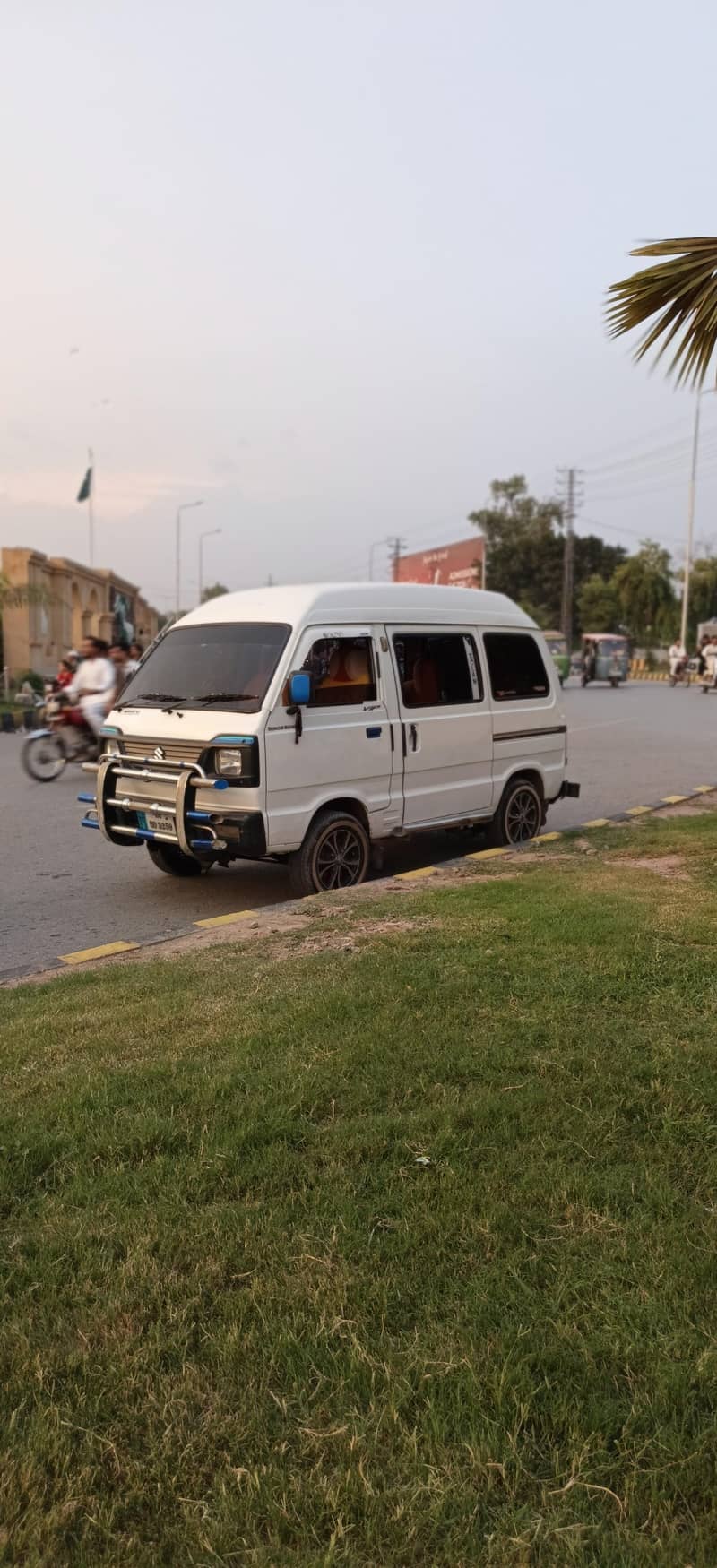 Suzuki Bolan 2015 5