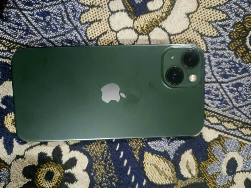 Apple iPhone 13 5