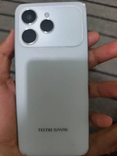 Tecno spark 40