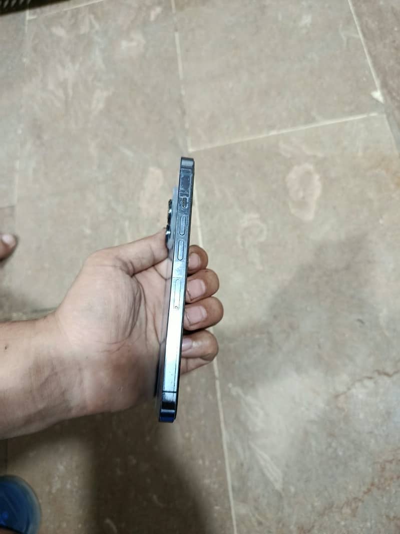 Apple iPhone 13 Pro 2