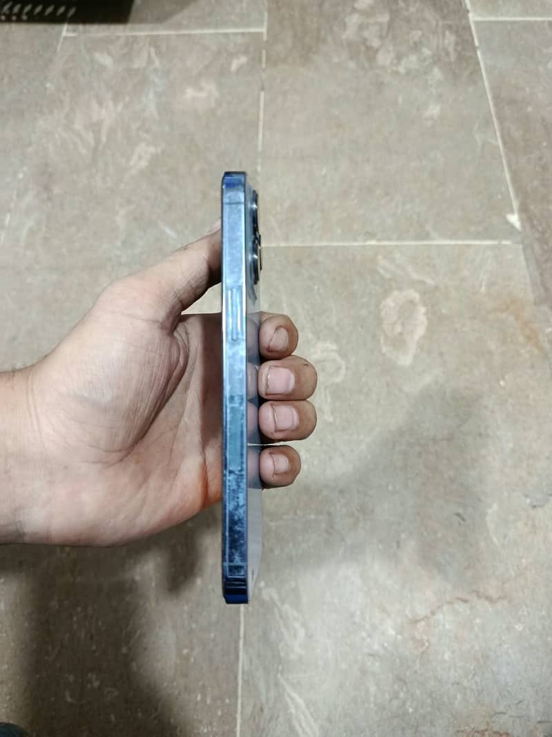 Apple iPhone 13 Pro 8