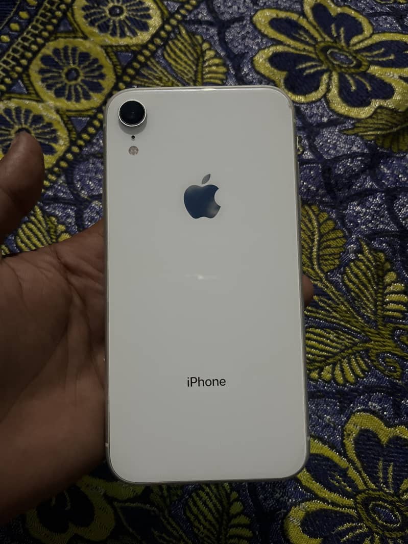 Apple iPhone XR 0