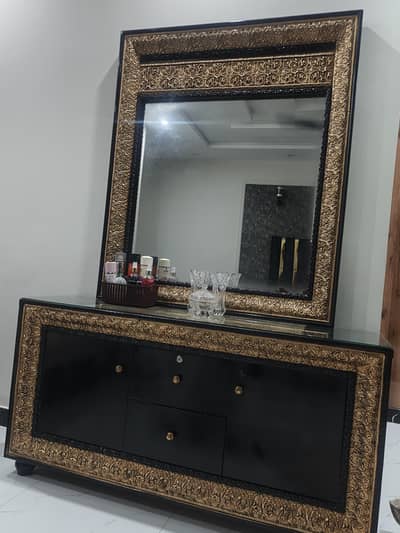 dresser/urgentsale