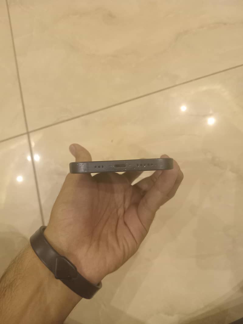Apple iPhone 13 6