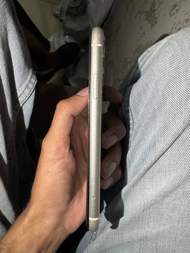Apple iPhone 11 2