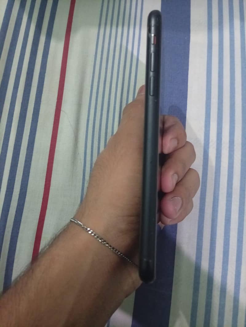 Apple iPhone XR 4