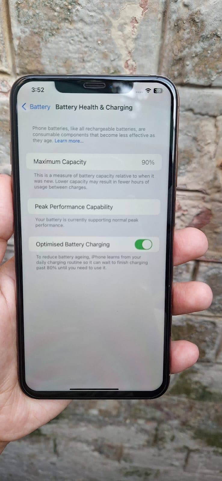 Apple iPhone XS Max 4