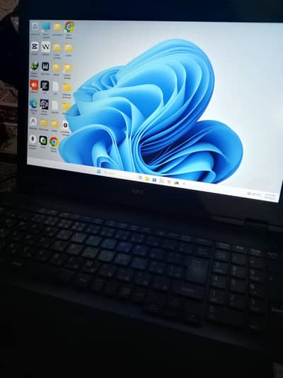 NEC VERSA PRO 8 gb ram 512gb sssd