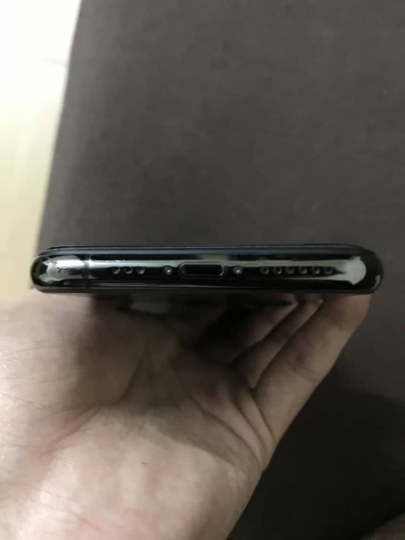 Apple iPhone 11 Pro 1