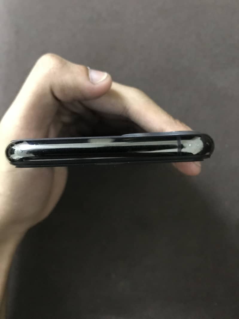 Apple iPhone 11 Pro 6