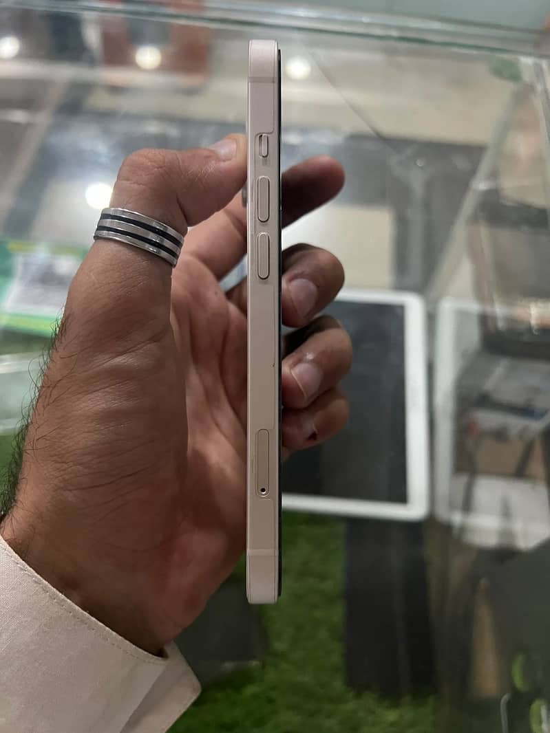 Apple iPhone 13 3