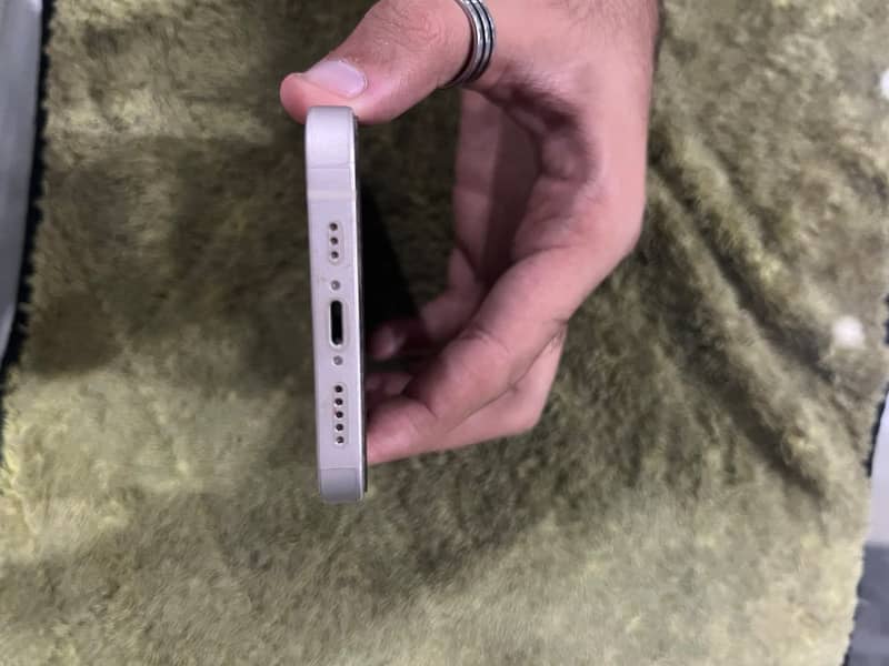 Apple iPhone 13 11