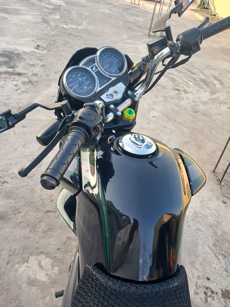HONDA CB150F 4