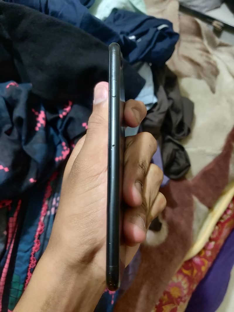 Apple iPhone 7 3