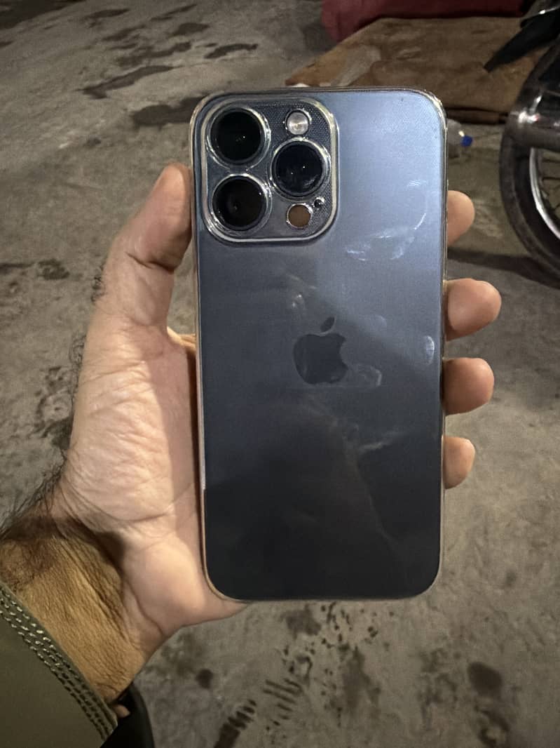 Apple iPhone 15 Pro Max 0
