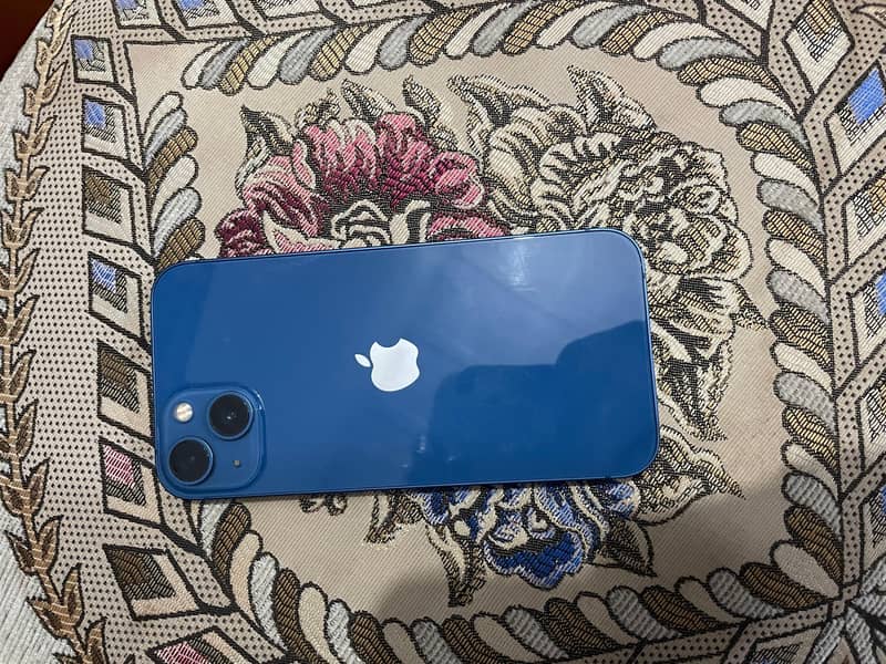 Apple iPhone 13 5
