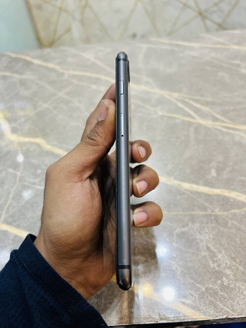 Apple iPhone 8 Plus 0