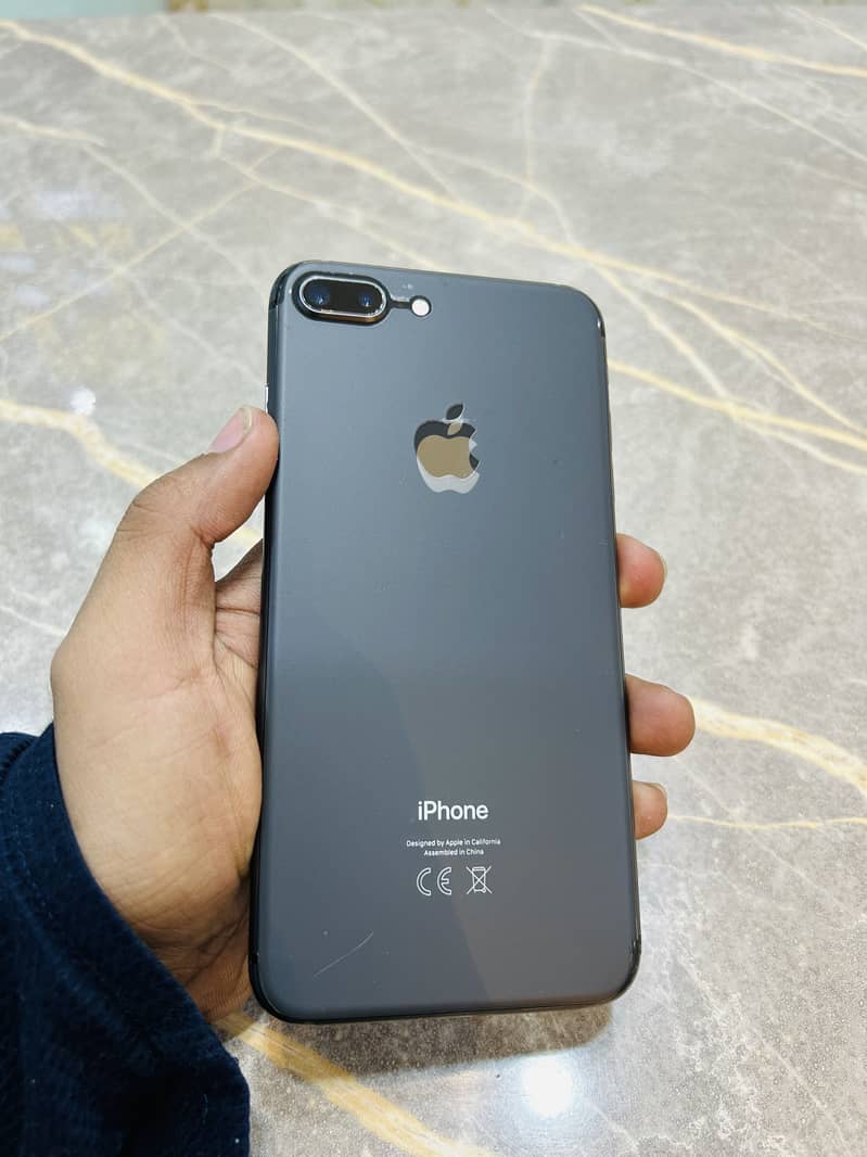 Apple iPhone 8 Plus 4