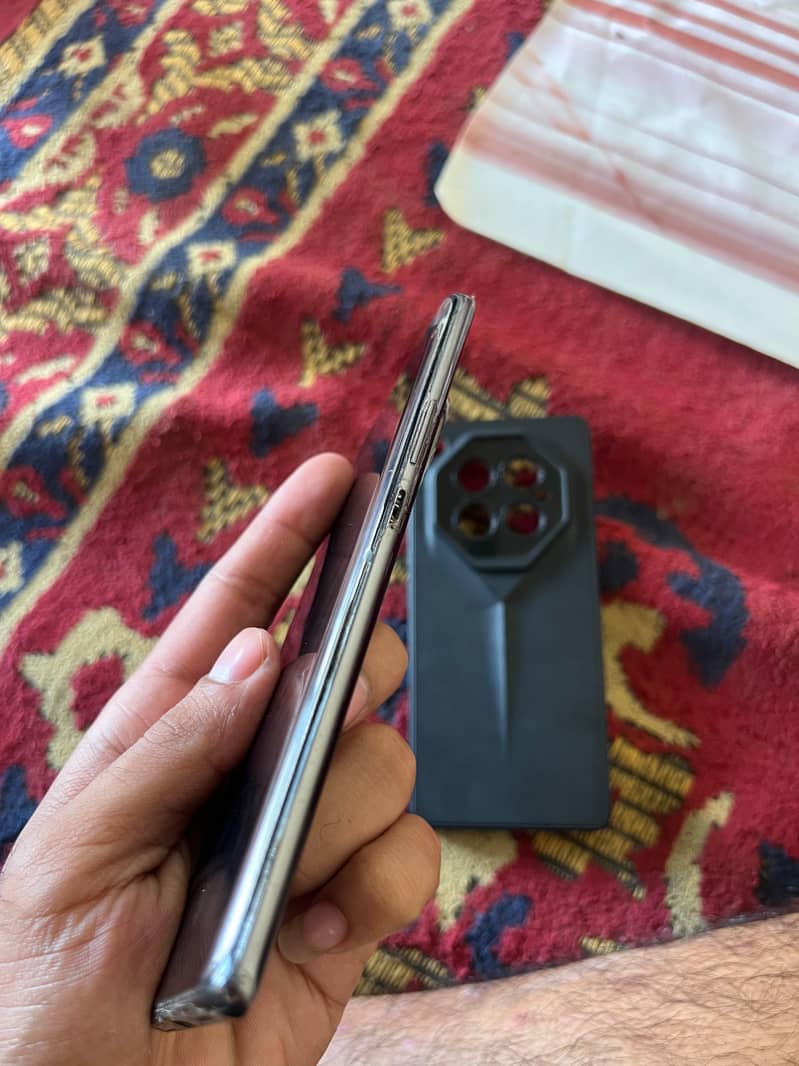 Infinix Zero 40 4