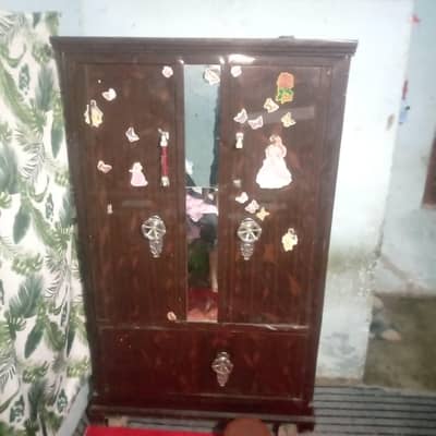 darwaza tota ha or par mor ha baqi ok ha