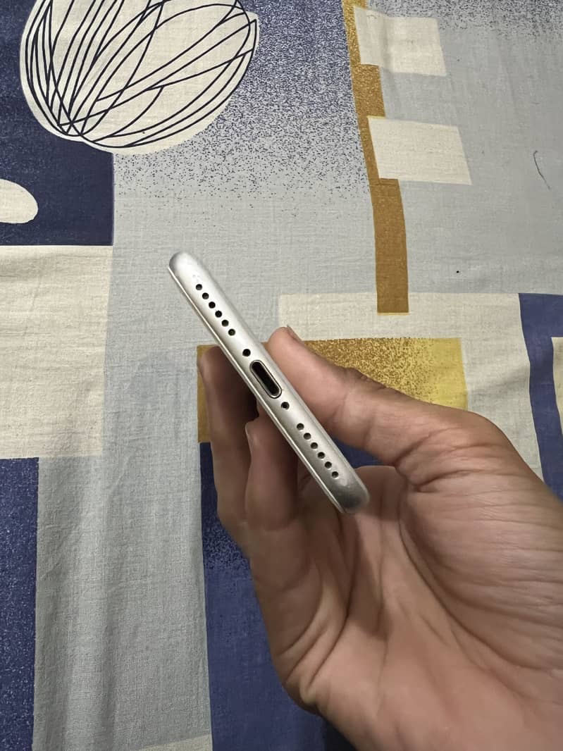 Apple iPhone 7 PTA 128GB 1
