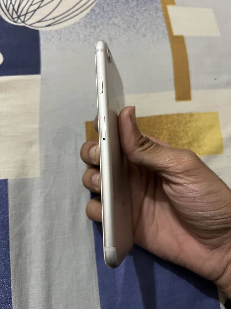 Apple iPhone 7 PTA 128GB 2