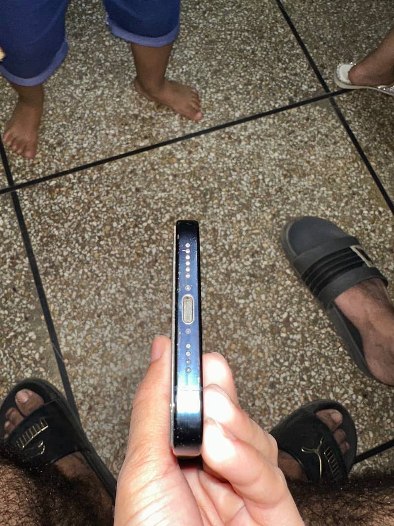 Apple iPhone 15 Pro Max 1