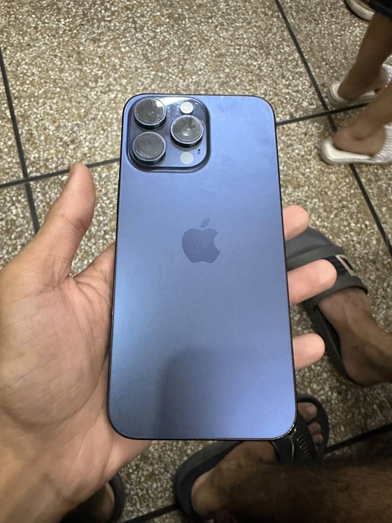 Apple iPhone 15 Pro Max 2