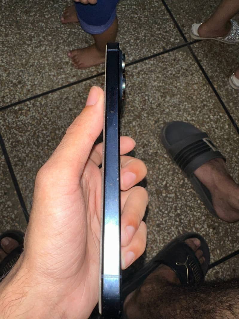 Apple iPhone 15 Pro Max 3