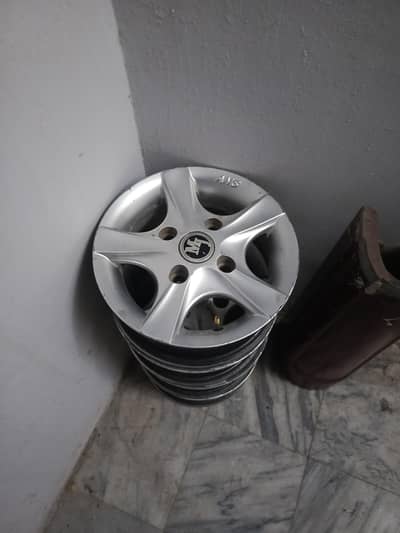 12 inch rims for sale condition 10/10 contact no 03340069302