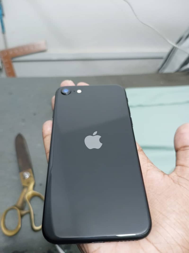Apple iPhone SE 3