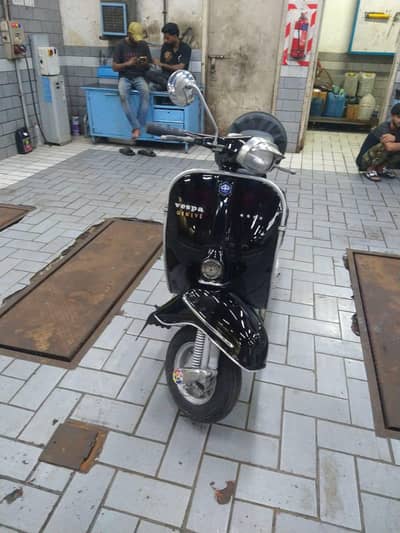 Vintage Vespa Scooter 1989 Model – Mint Condition,