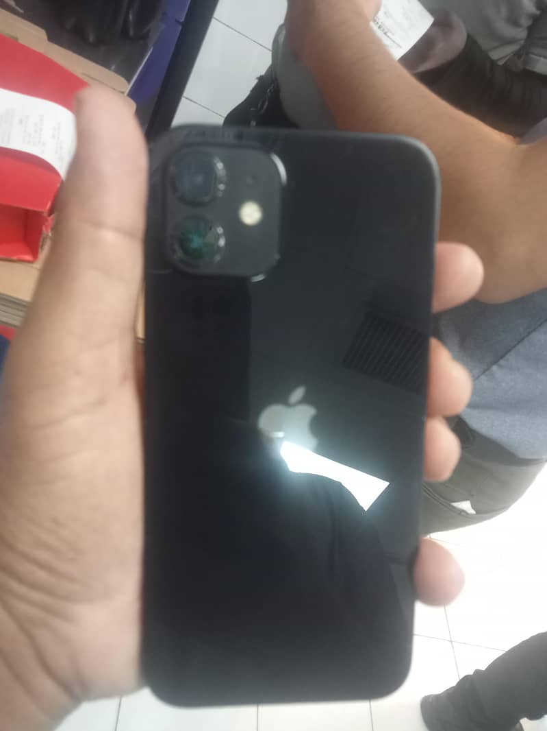 Apple iPhone 12 1