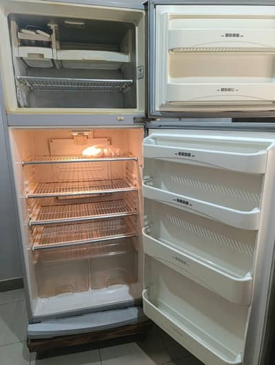 Large Size Dawlance Refrigerator