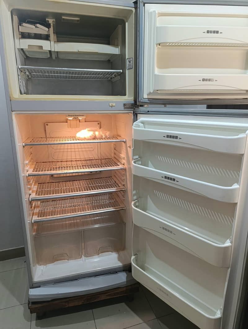 Large Size Dawlance Refrigerator 1
