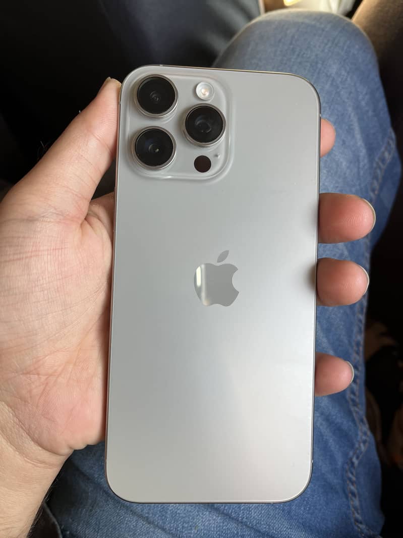 Iphone 16 Pro Max 4