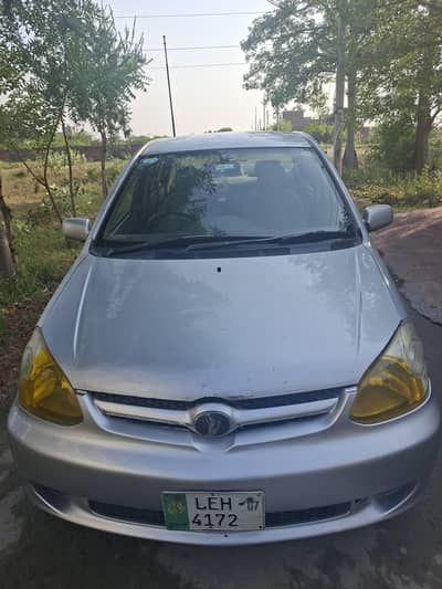 Toyota Platz 2003