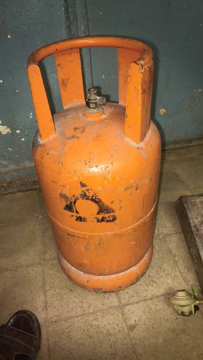 Gas chola with 12 KG gas calendar