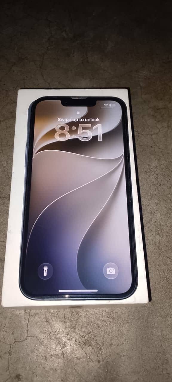 Apple iPhone 13 5