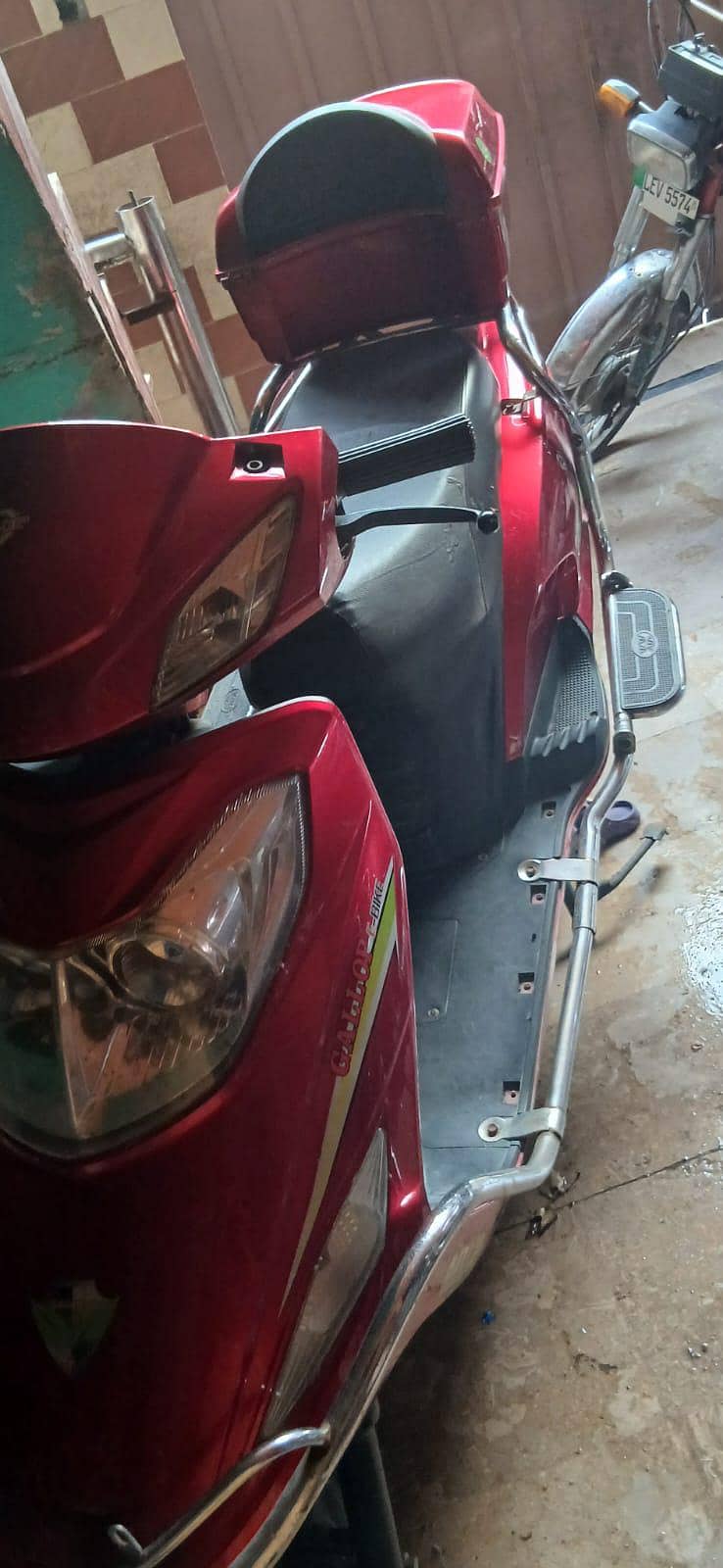 scooty 2