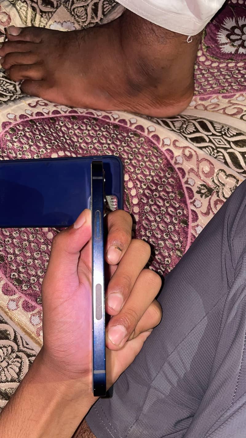 Apple iPhone 12 3