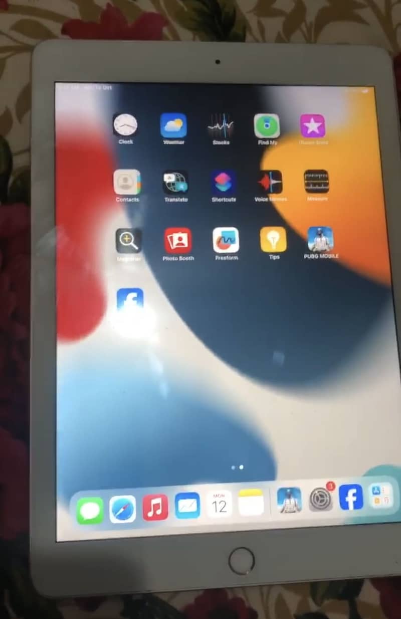 iPad (5th generation) 0