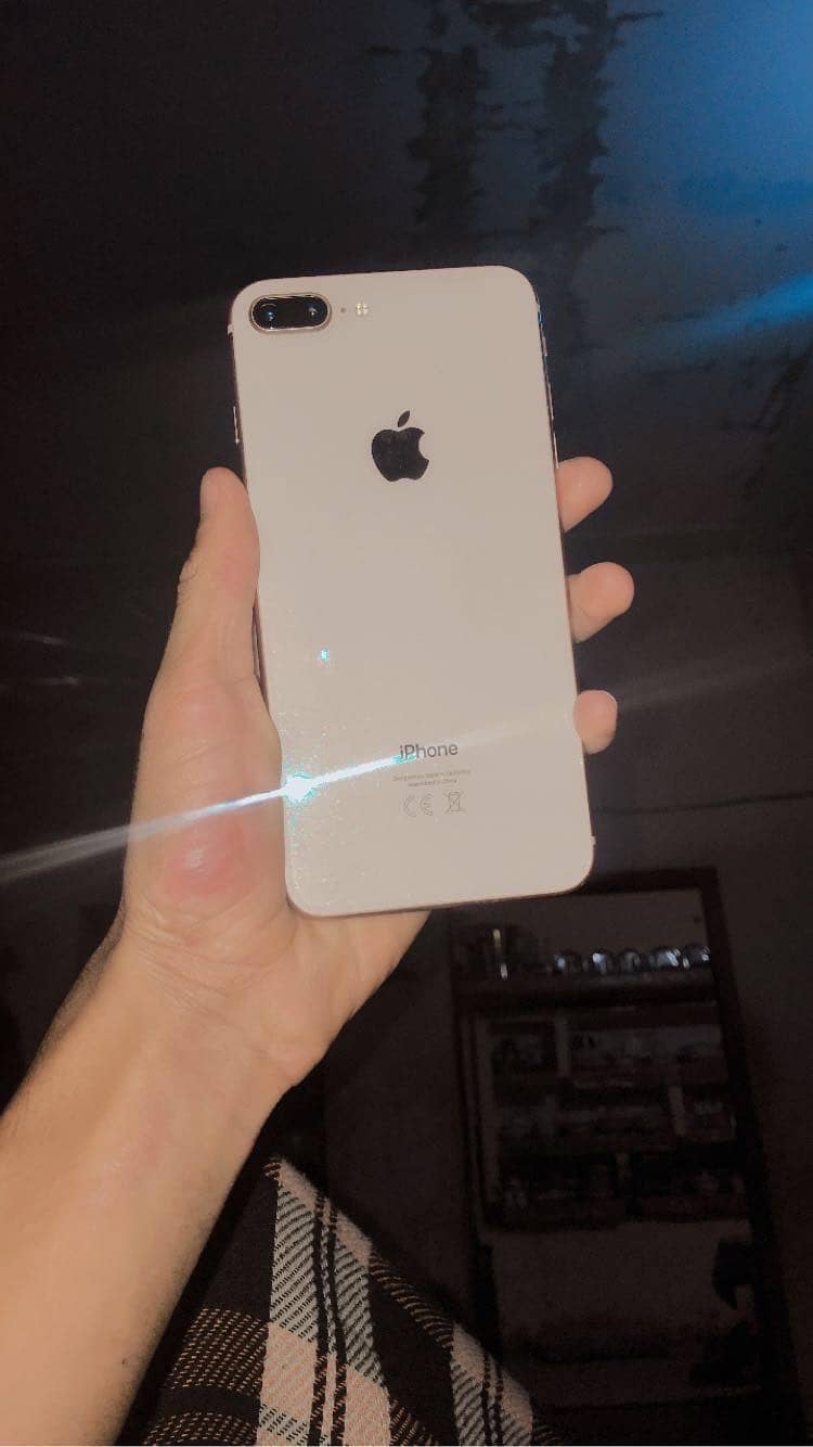 Apple iPhone 8 Plus 0