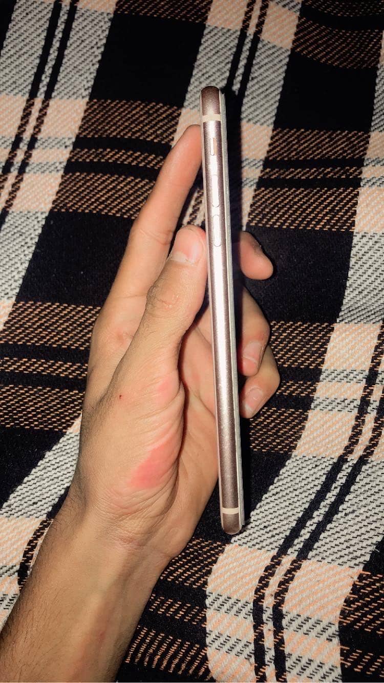 Apple iPhone 8 Plus 2